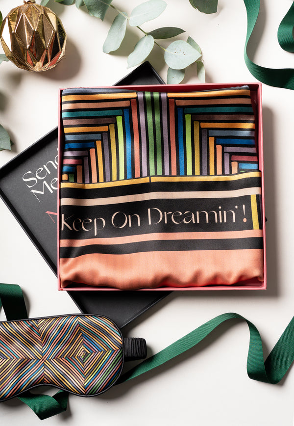 "KEEP ON DREAMIN'!" SILK EYEMASK AND PILLOWCASE SET